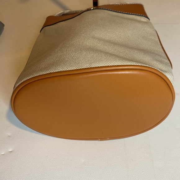 Jessica Moore Canvas Bucket Bag Beige and Brown. NWT. And dust bag included. - Picture 5 of 9